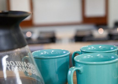 _38A0625kaffe-muggar-inilokal500x590